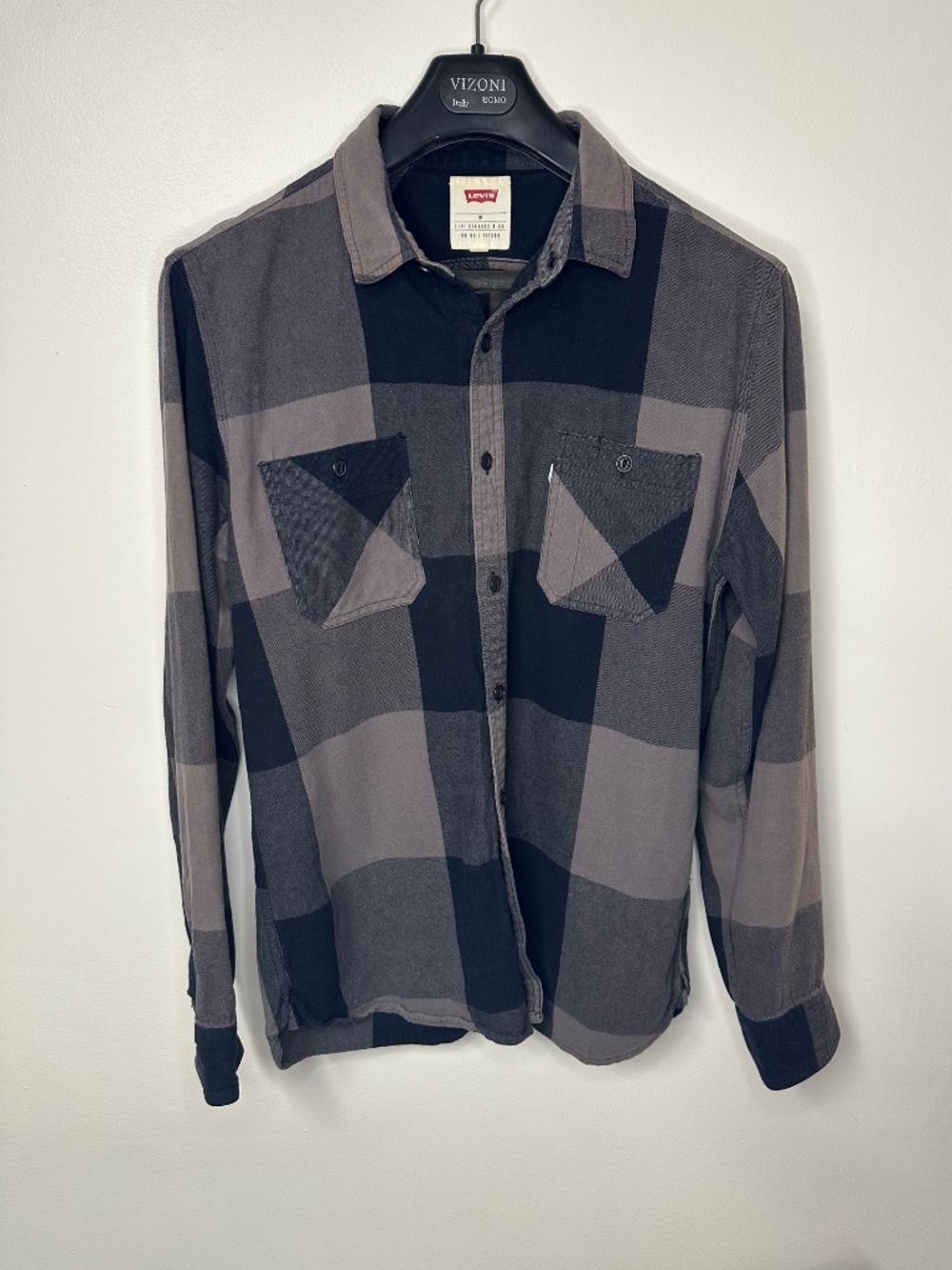 Levi’s Men’s Plaid Flannel Shirt Medium Gray Black Long Sleeve Button Up